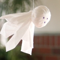 Halloween: Tissue Ghosts (easy and fun with kids)